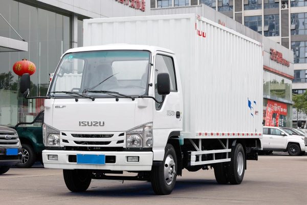 China Qingling Isuzu 100P Van120-horsepower 4.25-meter single-row box light truck for road transportation (Euro VI)
