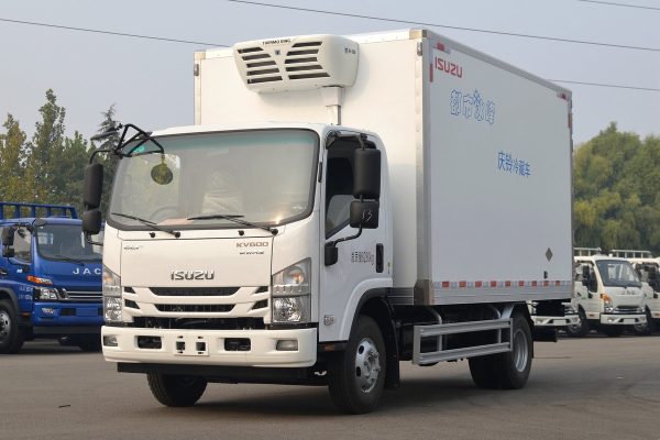 Qing Ling Isuzu Kv600 Van Cargo Truck 131 Horse-power 4x2 Box Transport Refrigerated Truck Refrigerated Truck