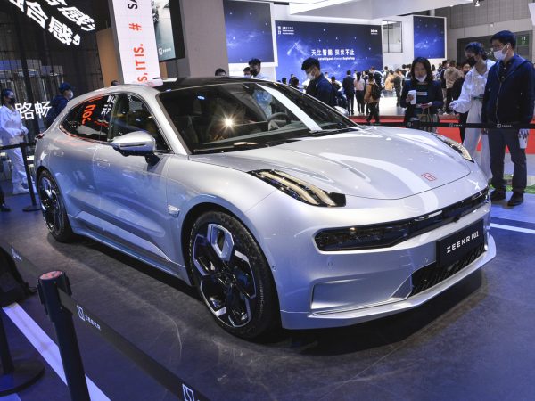 The 2025 ZEEKR 001 new energy shooting brake coupe is a 95/100km rear-wheel drive, all-wheel drive, pure electric mid-to-large-sized vehicle