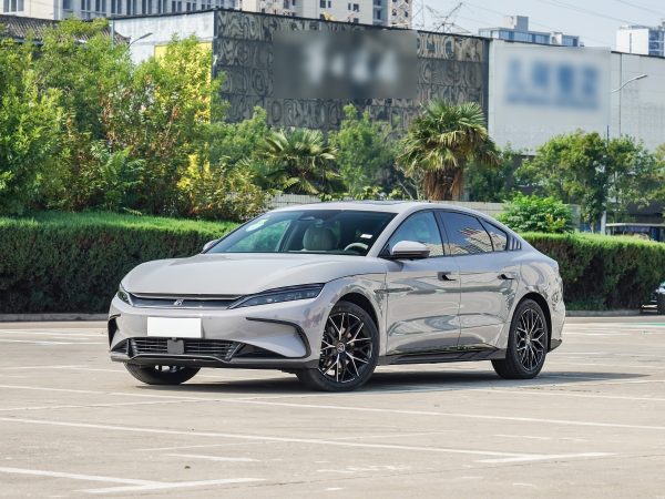 The 2025 BYD Han 701KM new energy pure electric mid-to-large-sized vehicle