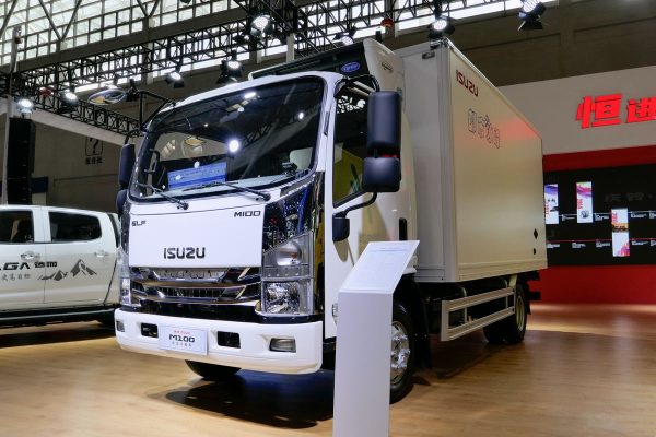 China Qingling Isuzu M100 120-horsepower 4.015-meter refrigerated truck (Euro VI) transportation insulated truck