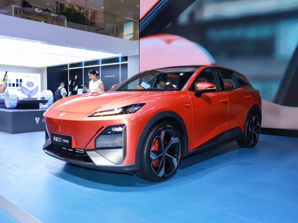 2025 Changan Deepal S07 215 285 520 628km New energy extended-range/pure electric intelligent driving electric vehicles