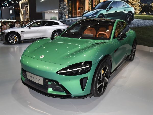 The 2024 new Xiaomi YU7 is a mid-to-large-sized pure electric SUV powered by new energy
