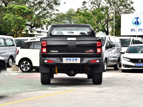 JAC T8 Pickup truck