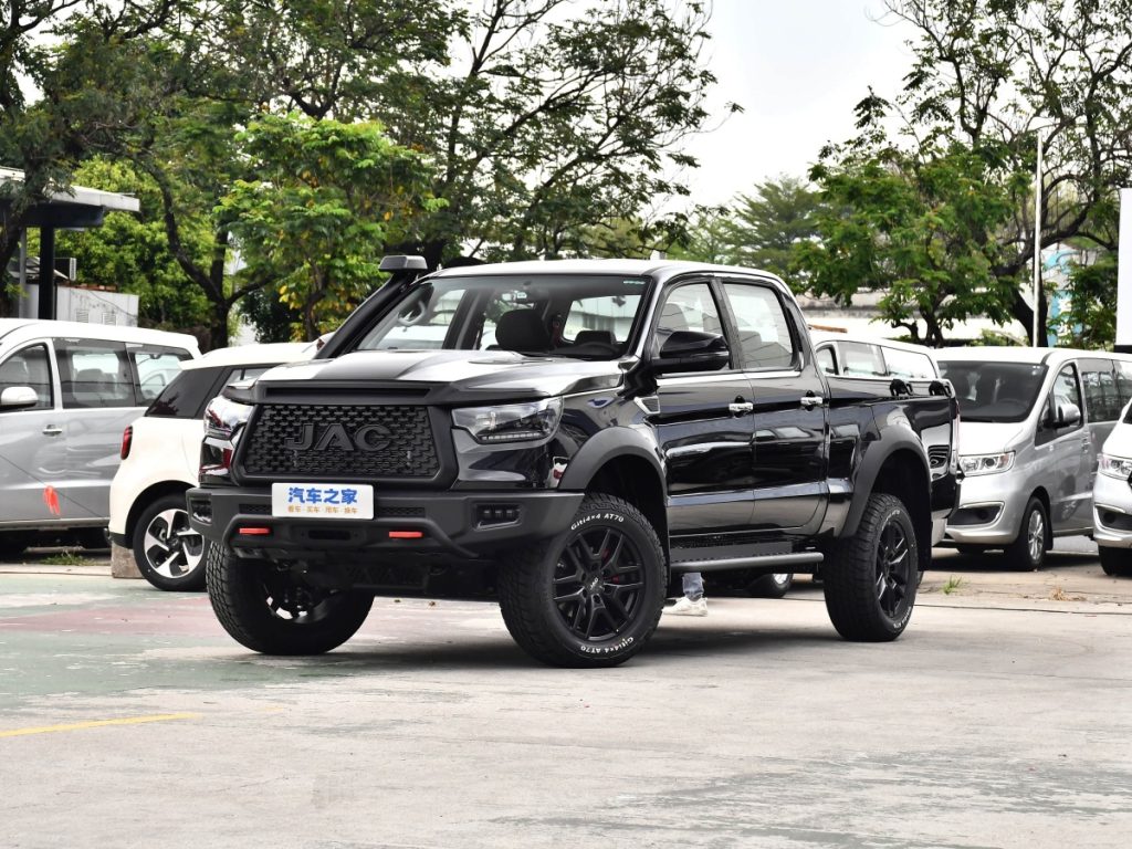 JAC T8 Pickup truck