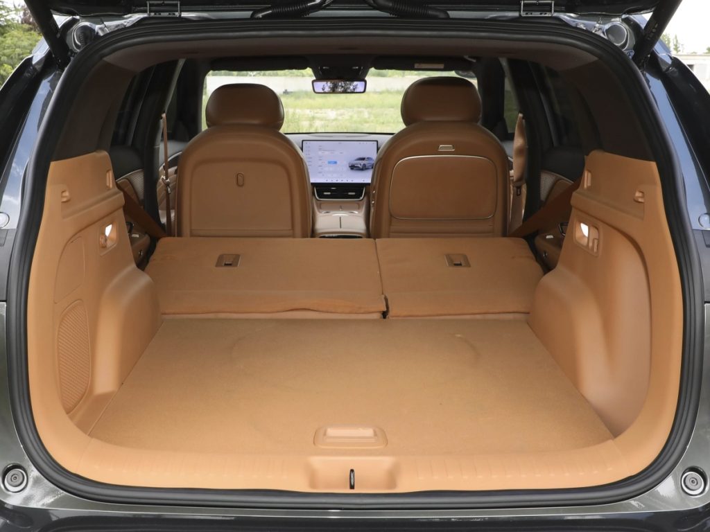 Dongfeng Aeolus L8
