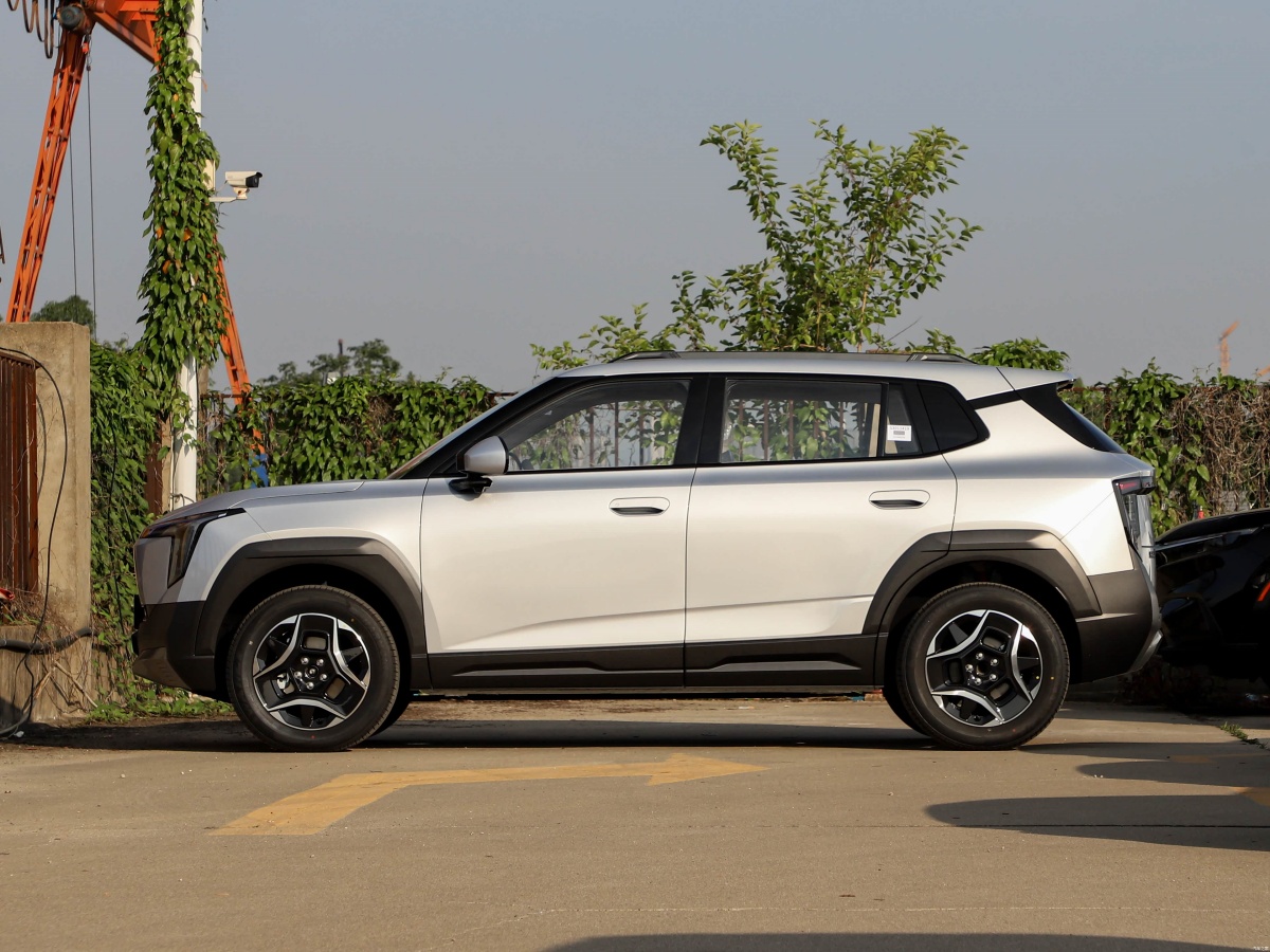 Dongfeng Nammi 06 EVSUV