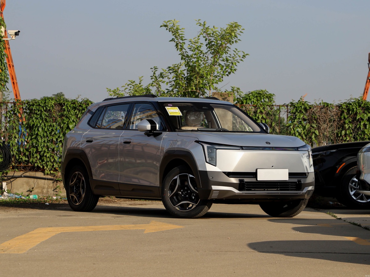 Dongfeng Nammi 06 EVSUV