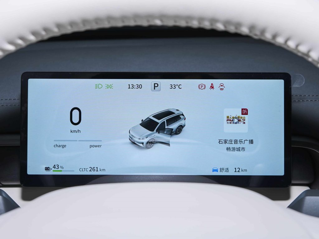 Dongfeng eπ008 evsuv