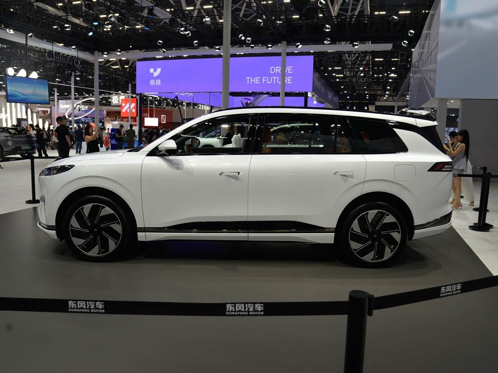 Dongfeng eπ008 evsuv