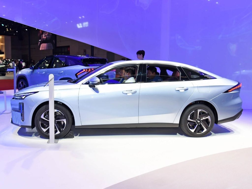Geely Galaxy L6 EM-i