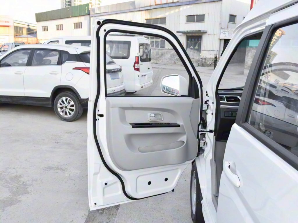 SRM Xingyuan Good luck Passenger bus Mini van