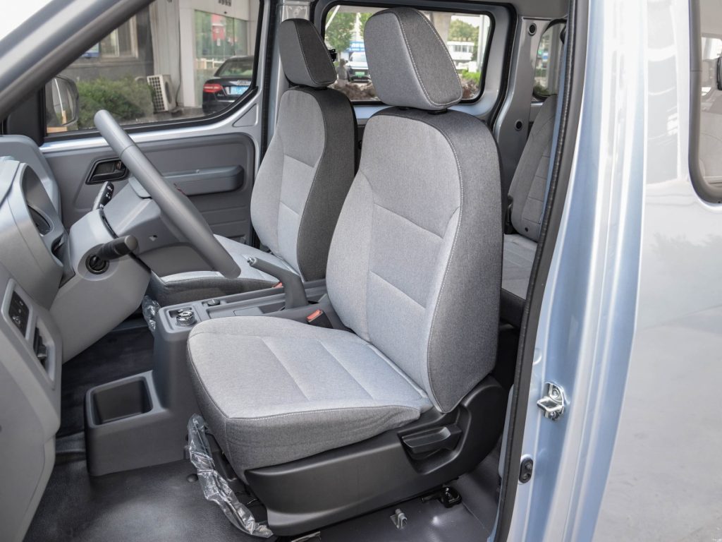 Wuling Yangguang passenger van