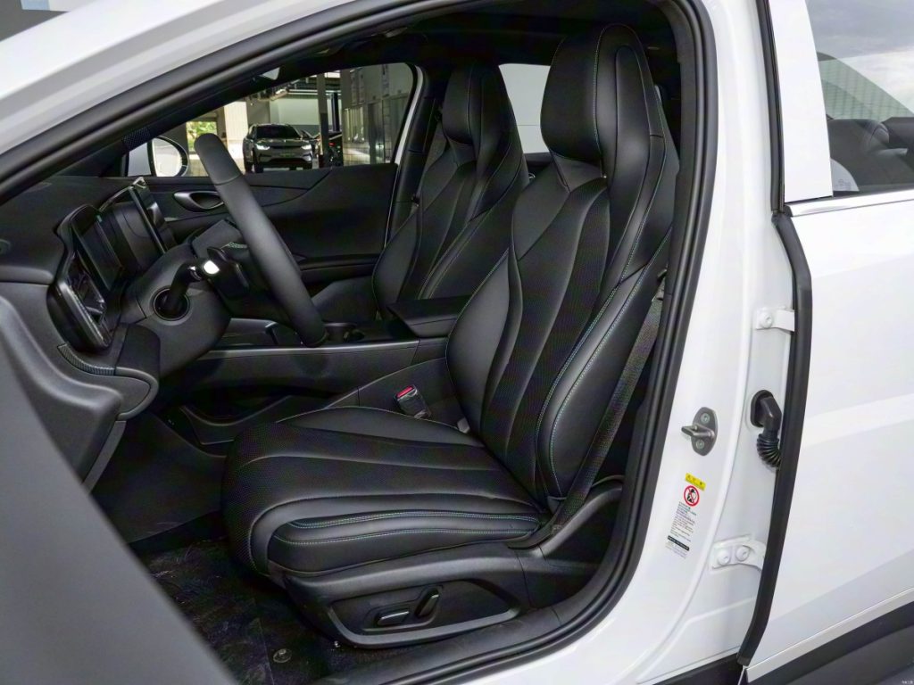 Manufacturer: BYD
Class: Midsize Car
Energy Type: Electric
Launch Date: June 2025
CLTC Pure Electric Range (km): 470
Battery Fast Charging Time (hours): 0.4
Battery Fast Charging Capacity Range (%): 30-80
Maximum Power (kW): 110
Maximum Torque (N·m): 220
Transmission: Electric Vehicle Single-speed Transmission
Body Structure: 4-door 5-seat Sedan
Engine: Electric
Electric Motor (Ps): 150
Length * Width * Height (mm): 4720 * 1880 * 1495
Official 0-50km/h Acceleration (s): 4.1
Maximum Speed (km/h): 160
Tare Weight (kg): 1670
Maximum Loaded Weight (kg): 2095