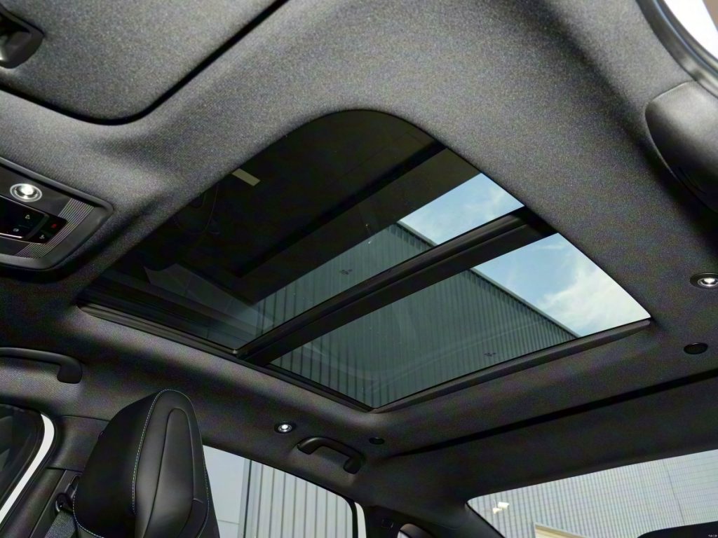 Manufacturer: BYD
Class: Midsize Car
Energy Type: Electric
Launch Date: June 2025
CLTC Pure Electric Range (km): 470
Battery Fast Charging Time (hours): 0.4
Battery Fast Charging Capacity Range (%): 30-80
Maximum Power (kW): 110
Maximum Torque (N·m): 220
Transmission: Electric Vehicle Single-speed Transmission
Body Structure: 4-door 5-seat Sedan
Engine: Electric
Electric Motor (Ps): 150
Length * Width * Height (mm): 4720 * 1880 * 1495
Official 0-50km/h Acceleration (s): 4.1
Maximum Speed (km/h): 160
Tare Weight (kg): 1670
Maximum Loaded Weight (kg): 2095