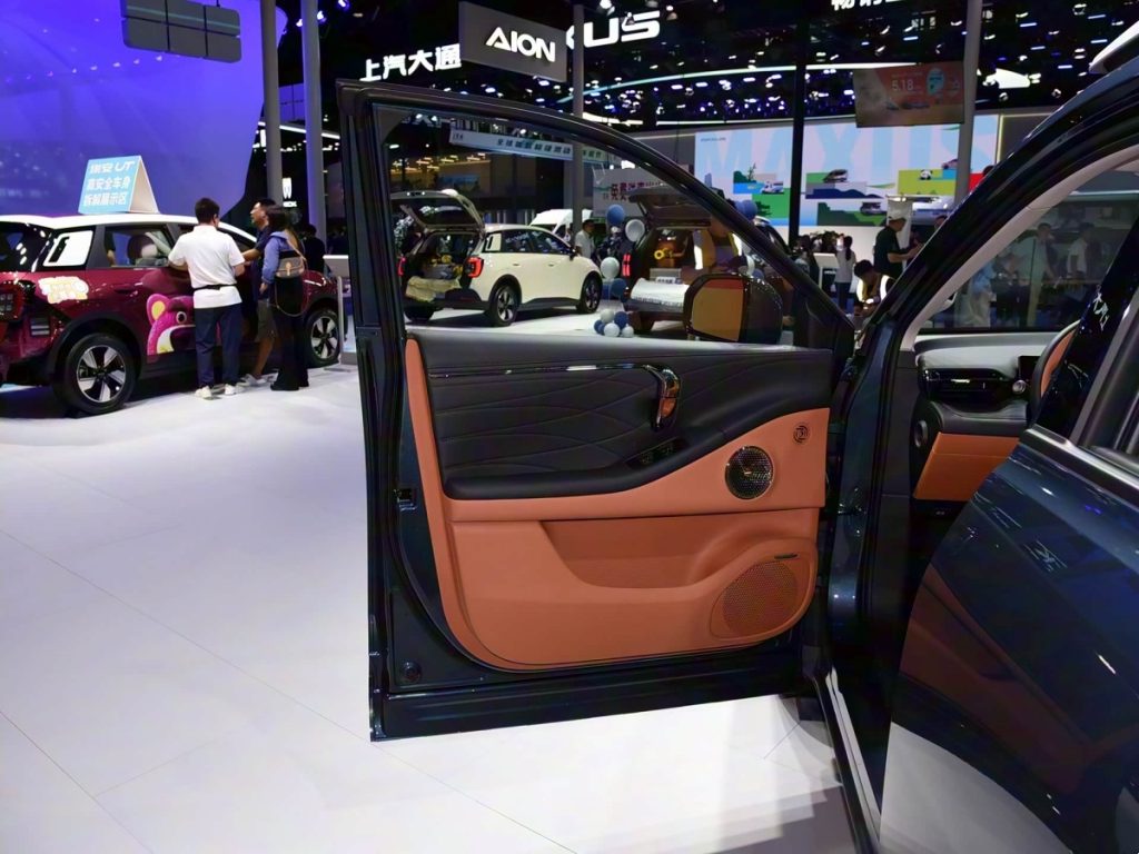 Aion V Tyrannosaurus rex