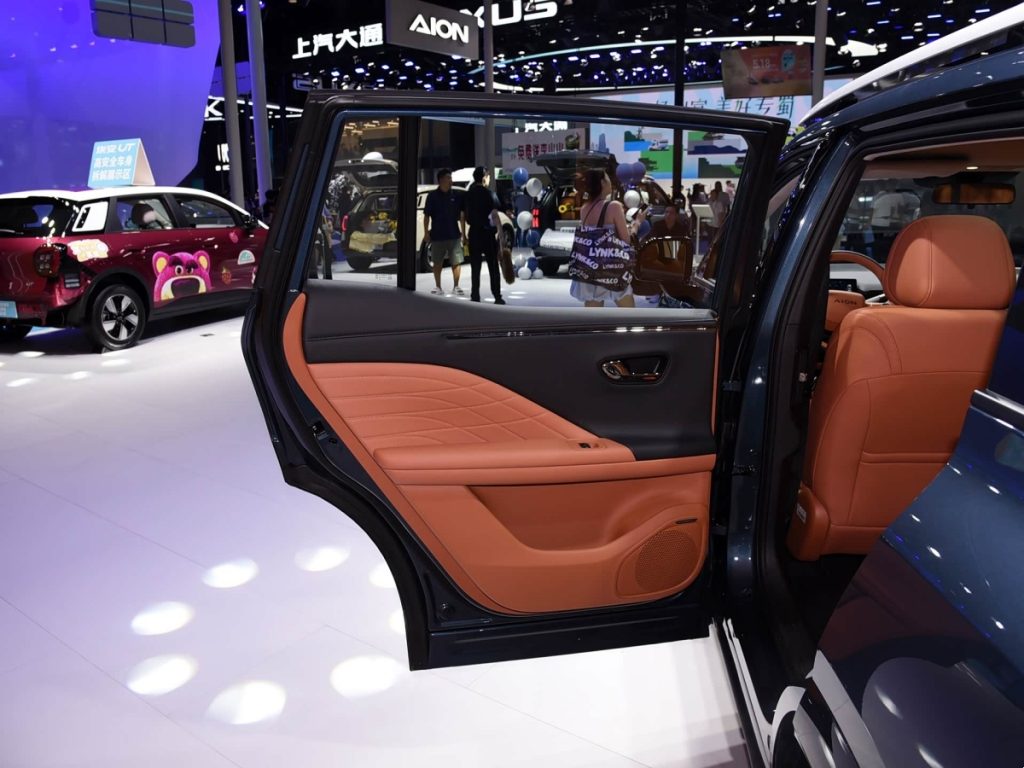 Aion V Tyrannosaurus rex