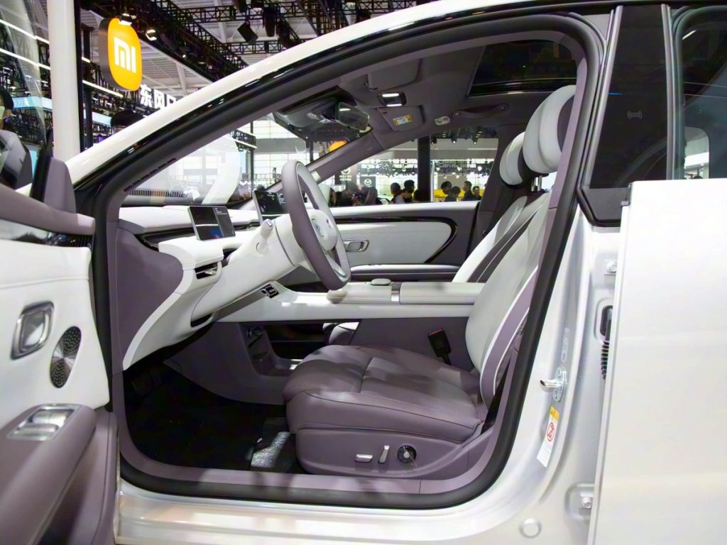 Manufacturer: Changan Qi Yuan Class: Mid-size car Energy type: Electric Launch year: 2026 CLTC pure electric range (km): 630 Battery fast charging time (hours): 0.15 Battery fast charging capacity range (%): 30-80 Maximum power (kW): 210 Maximum torque (N·m): 290 Body structure: 5-door 5-seat hatchback Electric motor (Ps): 286 Length * Width * Height (mm): 4885 * 1916 * 1496 Official 0-100 km/h acceleration (s): 6.2 Maximum speed (km/h): 188 Electric equivalent fuel consumption (L/100 km): 1.31 Brake mass (kg): 1887 Maximum loaded mass (kg): 2337