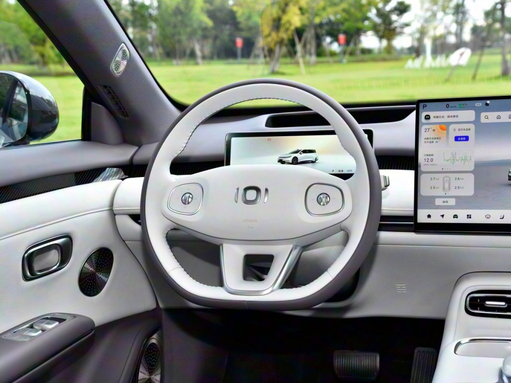 Manufacturer: Changan Qi Yuan Class: Mid-size car Energy type: Electric Launch year: 2026 CLTC pure electric range (km): 630 Battery fast charging time (hours): 0.15 Battery fast charging capacity range (%): 30-80 Maximum power (kW): 210 Maximum torque (N·m): 290 Body structure: 5-door 5-seat hatchback Electric motor (Ps): 286 Length * Width * Height (mm): 4885 * 1916 * 1496 Official 0-100 km/h acceleration (s): 6.2 Maximum speed (km/h): 188 Electric equivalent fuel consumption (L/100 km): 1.31 Brake mass (kg): 1887 Maximum loaded mass (kg): 2337